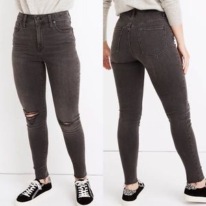 Madewell 9” Mid rise black/grey torn denim with frayed hem 🖤 28 Tall